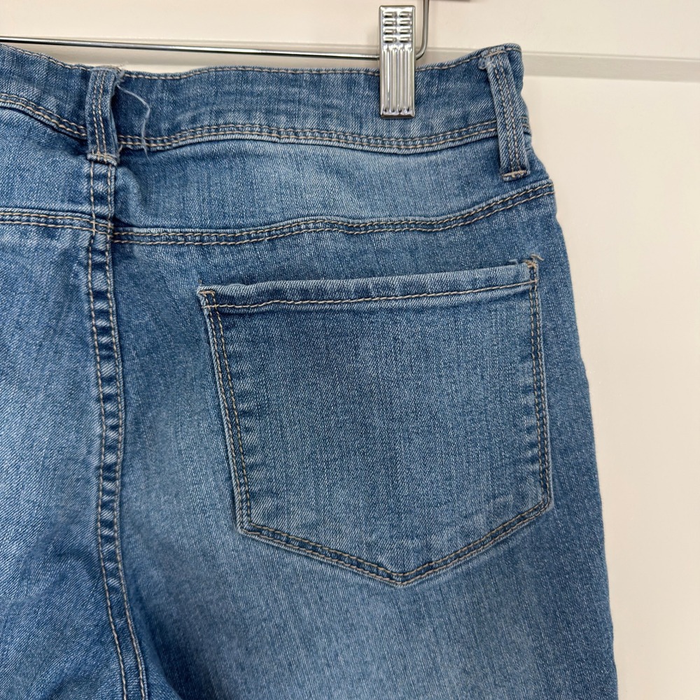 Faded Glory Womens Bermuda Denim Shorts Medium Wash Cuffed Size 10